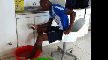 Imagem Médico mostra otimismo e vê chances de Talisca jogar