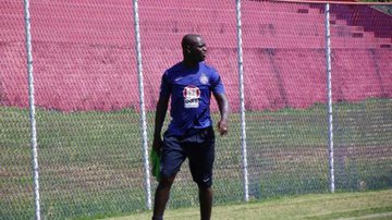 Imagem Com Zé Roberto no time reserva, Jorginho comanda coletivo