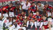 Imagem Wagner homenageia equipe sub-20 do Vitória nesta quarta