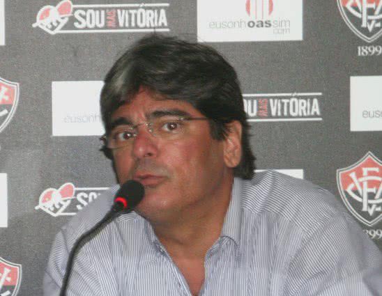 Imagem Vitória deve direito de imagem ao elenco