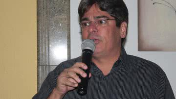 Imagem Alexi Portela Júnior se afasta e Vitória tem novo presidente
