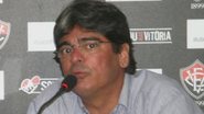 Imagem Carlos Falcão nega negociação com Adriano