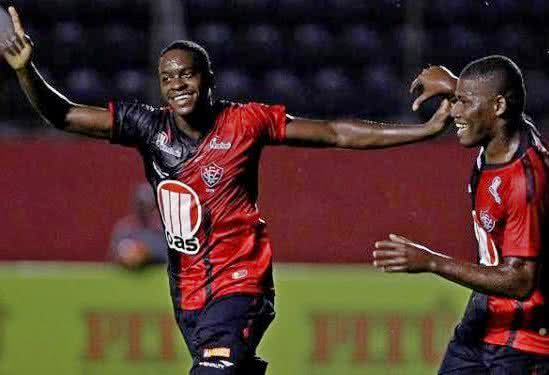 Imagem Com "hat-trick" de Nicácio, Vitória vence o Botafogo