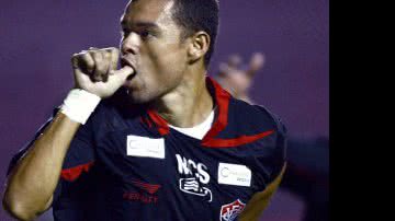 Imagem Vitória: empecilhos emperram retorno de Marcelo Cordeiro