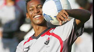 Imagem Marquinhos prefere a reserva do Vitória do que ir para o Japão