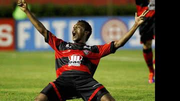 Imagem Marquinhos será titular do Vitória contra o Mixto