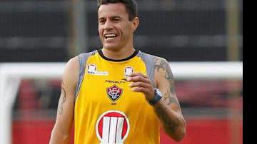 Imagem Tentando recuperar espaço, Michel nega saída do Vitória