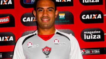 Imagem Após desistir do Vitória, zagueiro fecha com o América-MG