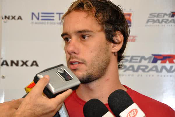 Imagem Sporting entra na briga para contratar zagueiro pretendido pelo Vitória