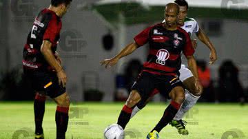 Imagem Com um pé na final, Vitória encara a Juazeirense 