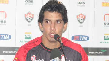 Imagem Vitória pode perder três zagueiros para duelo com o Juazeiro
