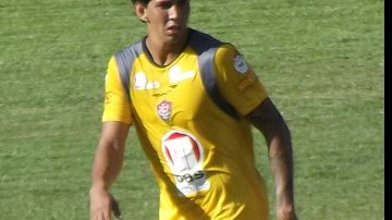 Imagem Caio Júnior indica que Victor Ramos será titular do Vitória