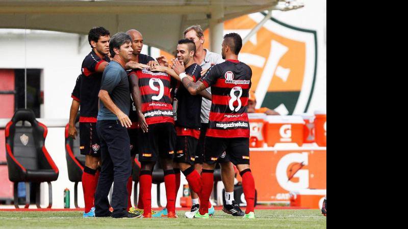 Imagem Vitória e Botafogo travam batalha na Arena Fonte Nova
