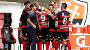 Imagem Vitória e Botafogo travam batalha na Arena Fonte Nova