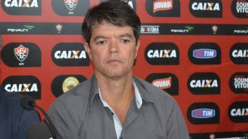 Imagem Felipe Ximenes aceita proposta do Flamengo e deixa o Vitória