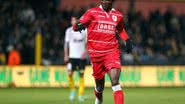 Imagem Zagueiro Kanu, do Standard de Liege, pode ser a novidade no Vitória
