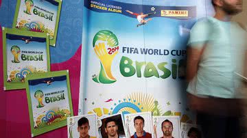 Imagem Álbum oficial da Copa tem Robinho e Hernanes na seleção