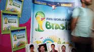 Imagem Álbum oficial da Copa tem Robinho e Hernanes na seleção