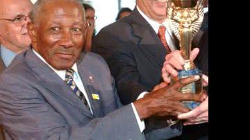 Imagem Ex-jogador Djalma Santos morre aos 84 anos em Minas Gerais