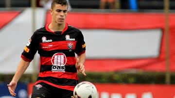 Imagem Caio Júnior deve improvisar na lateral-direita contra o Flu