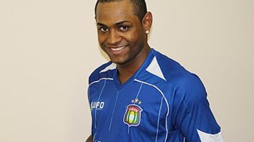 Imagem Jobson some e São Caetano proíbe jogador de entrar no clube