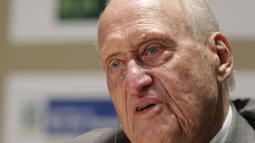 Imagem Havelange renuncia ao cargo de presidente de honra da Fifa