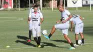 Imagem Ney Franco comanda treino com Souza no ataque titular do Vitória