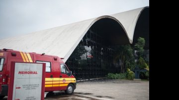 Imagem Incêndio do Memorial da América Latina deixou 25 bombeiros feridos