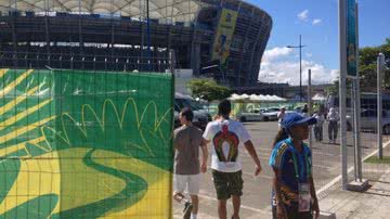 Imagem Baianos acompanham Itália e Uruguai com a cabeça no jogo do Brasil