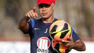 Imagem Jorginho testa esquema ofensivo e ajusta time para estreia