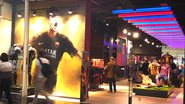 Imagem Neymar domina área nobre da loja  do Barcelona em aeroporto