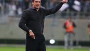 Imagem Vanderlei Luxemburgo está fora do Grêmio