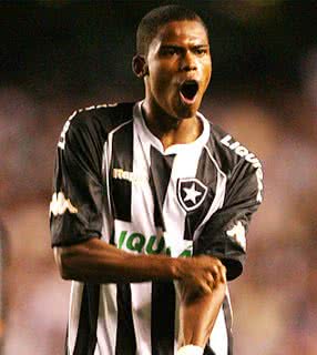 Imagem Maicosuel está na mira do Vitória