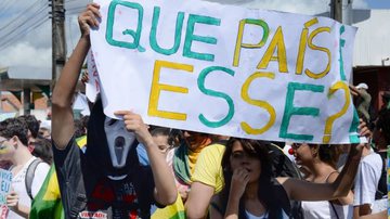 Imagem Protestos em Fortaleza antecedem partida entre Brasil e México