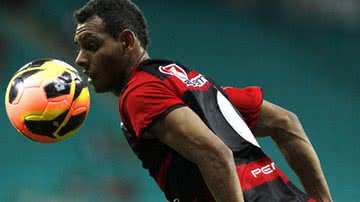 Imagem Mansur é relacionado e pode voltar ao Vitória contra o Fluminense
