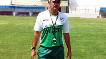 Imagem Zagueiro desfalca o Salgueiro contra o Vitória
