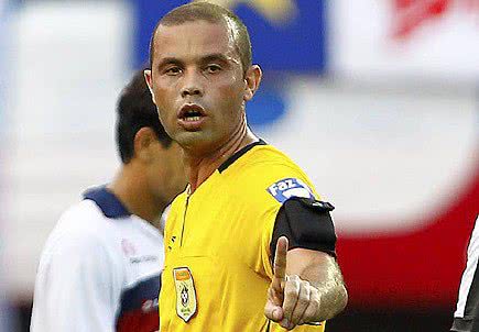 Imagem CBF divulga arbitragem de Grêmio e Vitória