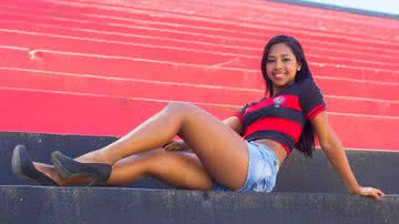 Imagem Confira fotos da candidata à musa do Brasileirão pelo Vitória