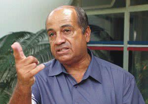 Imagem Prefeito de Camaçari recebe visita de diretor da base do Bahia, Newton Motta