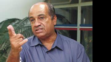 Imagem Prefeito de Camaçari recebe visita de diretor da base do Bahia, Newton Motta