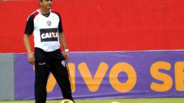 Imagem Ney Franco comemora gol fora, mas admite equipe longe do ideal