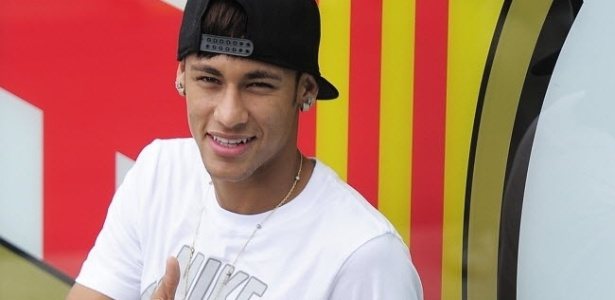 Imagem No 1° dia em Barcelona, Neymar é acusado de homofobia