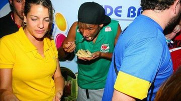 Imagem Felipão brinca sobre anemia de Neymar: &quot;Come igual ao demônio&quot;