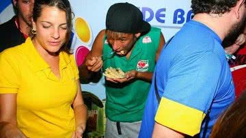 Imagem Felipão brinca sobre anemia de Neymar: "Come igual ao demônio"