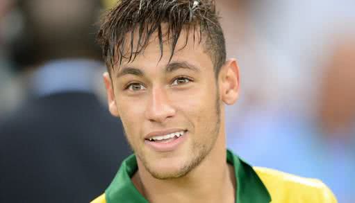 Imagem Após ganhar Confederações, Neymar faz cirurgia