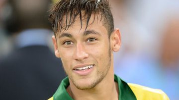 Imagem Após ganhar Confederações, Neymar faz cirurgia