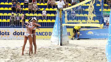 Imagem Irmãs do vôlei fazem coleção com biquínis que ganham