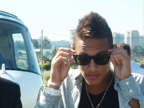 Imagem Neymar compra mansão de milhões para passar férias no Brasil