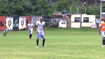 Imagem Souza e Hugo enfrentam os juniores em coletivo na Toca do Leão