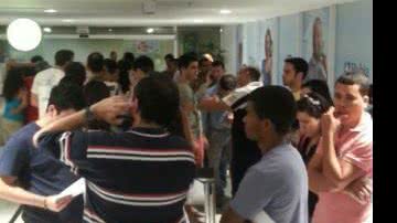 Imagem Ba-Vi: torcedor enfrenta longas filas para compra de ingressos